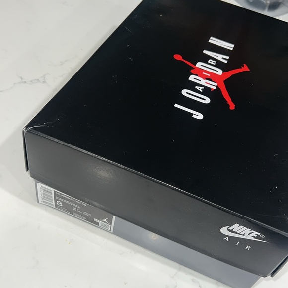 Air jordan 11s retro “cherry” - Picture 3 of 3